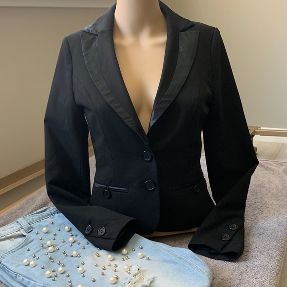 Guess Jackets & Blazers - Guess Authentic EUC Blazer Sz Sm BlackSatin trim